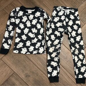 Hanna Andersson Black and White Ghost Pajama Set size 6 / 7